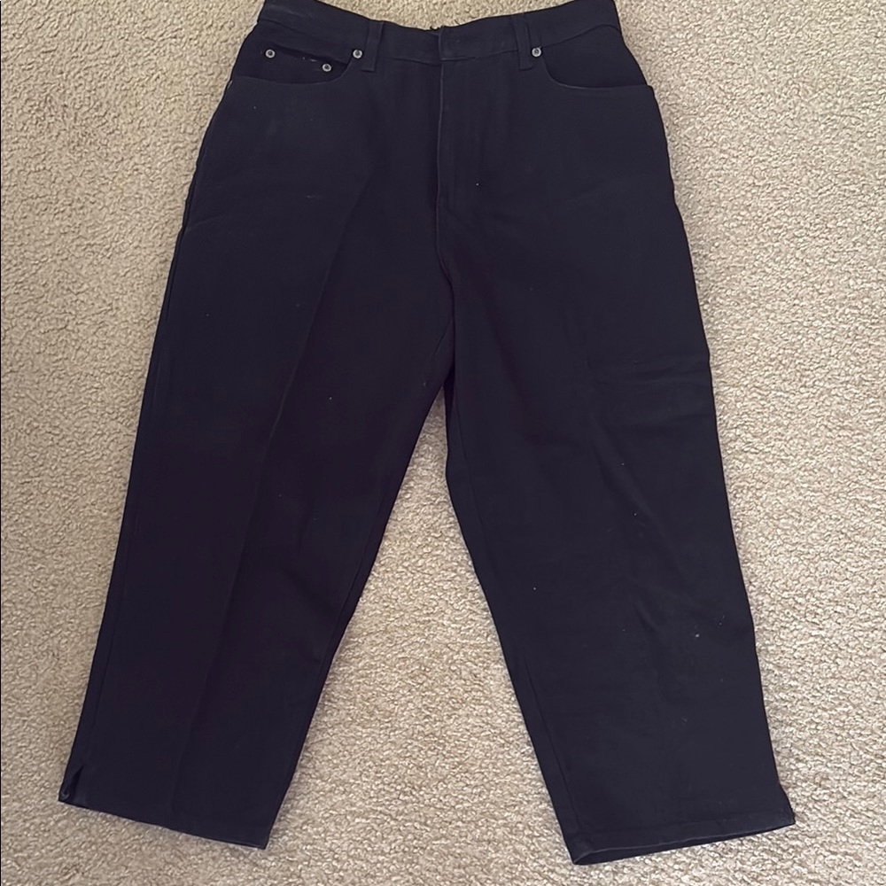 Bill Blass Black Ankle Cropped Jeans